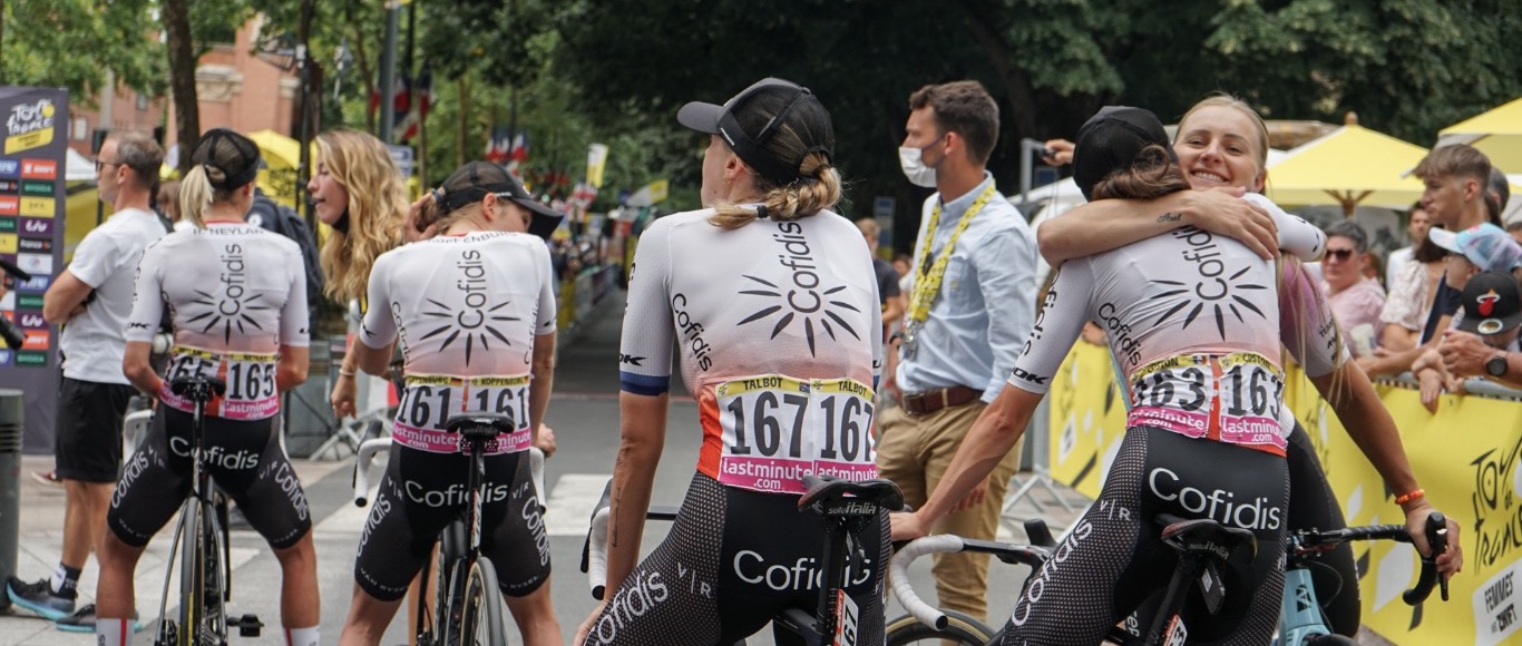 Tour de France Femmes avec Zwift  UN 
